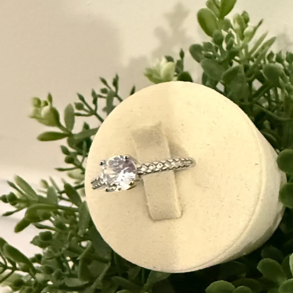 Cubic Zirconia Ring Size 6 Engagement Ring Wedding Women’s Ring occasions Ring 6 - Picture 5 of 6